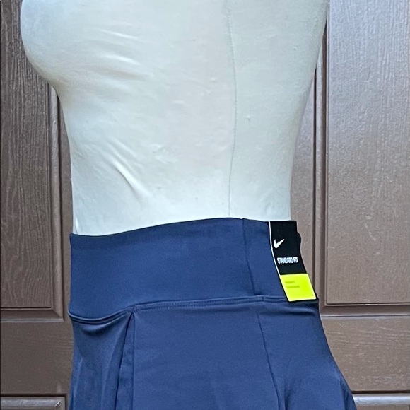 Nike Dri-Fit navy tennis skirt - Picture 2 of 7